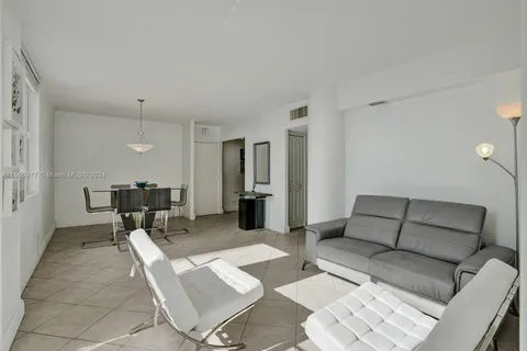 5005 Collins Ave # 725, Miami Beach FL 33140