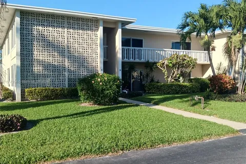 215 Main Blvd # 1A, Boynton Beach FL 33435