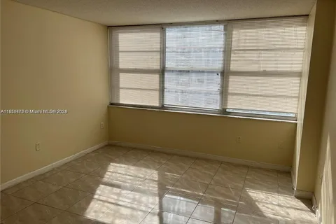 18051 Biscayne Blvd # 703, Aventura FL 33160