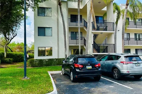 10818 W Clairmont Cir # 102, Tamarac FL 33321