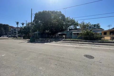 1018 NW 26th St, Miami FL 33127