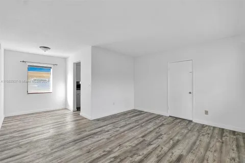 8420 Byron Ave # 14, Miami Beach FL 33141