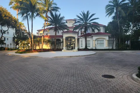 3135 NE 184th St # 2204, Aventura FL 33160
