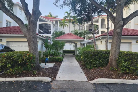 3135 NE 184th St # 2204, Aventura FL 33160