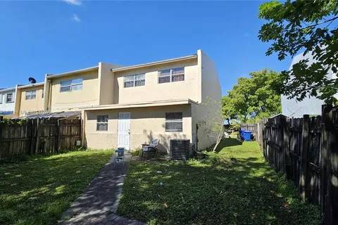 954 SW 74th Ave # 1, North Lauderdale FL 33068