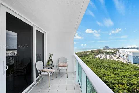 100 Bayview Dr # 1418, Sunny Isles Beach FL 33160