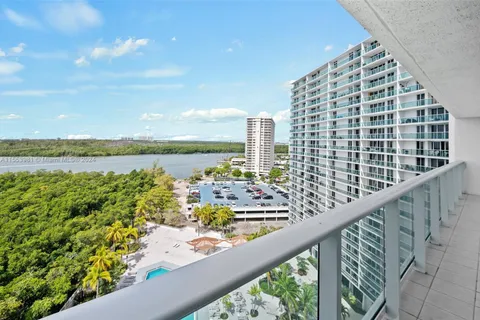 100 Bayview Dr # 1418, Sunny Isles Beach FL 33160