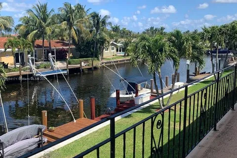 301 E Mcnab Rd # 208, Pompano Beach FL 33060