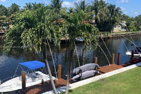 301 E Mcnab Rd # 208, Pompano Beach FL 33060