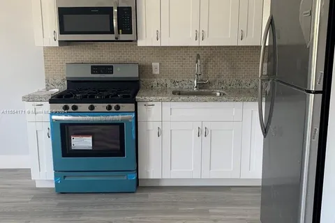301 E Mcnab Rd # 208, Pompano Beach FL 33060