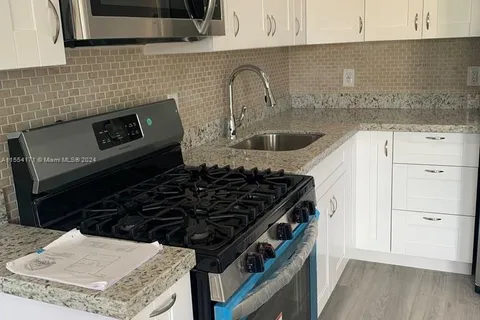 301 E Mcnab Rd # 208, Pompano Beach FL 33060