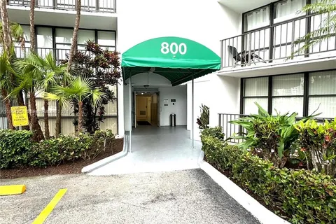 800 Parkview Dr # 502, Hallandale Beach FL 33009