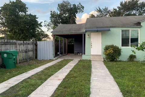 935 NW 64th St, Miami FL 33150