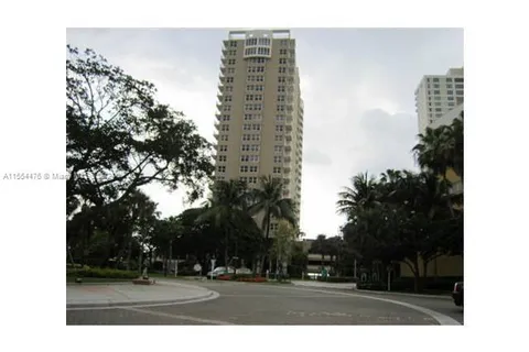 770 Claughton Island Dr # 29, Miami FL 33131