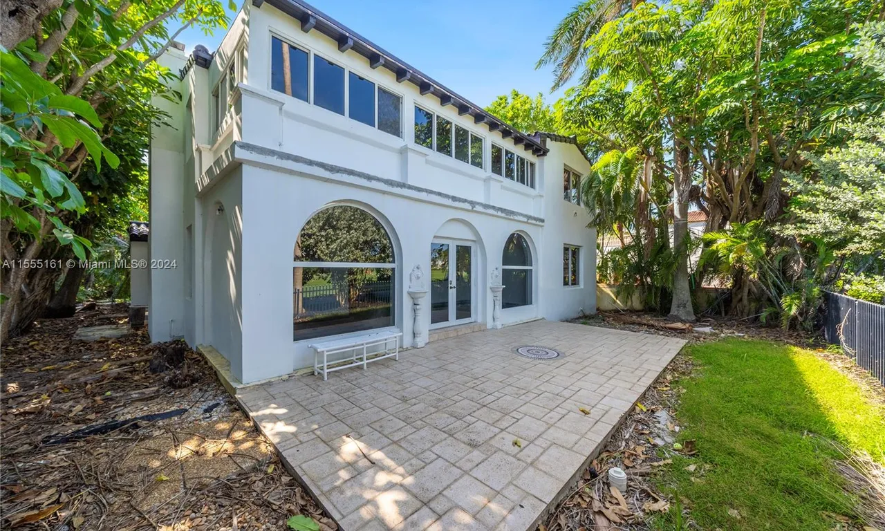 5757 Alton Rd, Miami Beach FL 33140