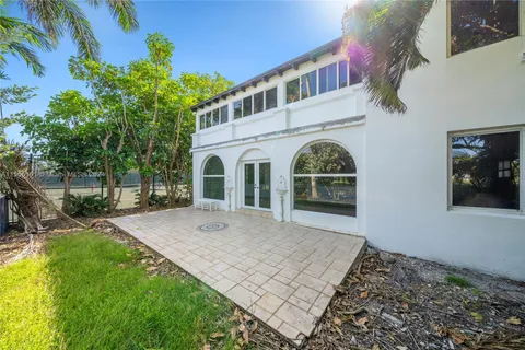 5757 Alton Rd, Miami Beach FL 33140