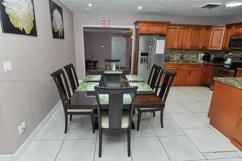 240 NW 197th St # 1, Miami Gardens FL 33169