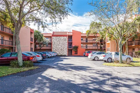 3040 Holiday Springs Blvd # 308, Margate FL 33063