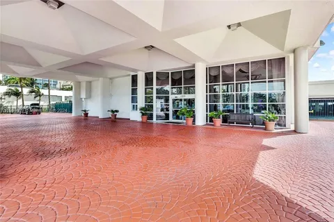 17275 Collins Ave # 603, Sunny Isles Beach FL 33160