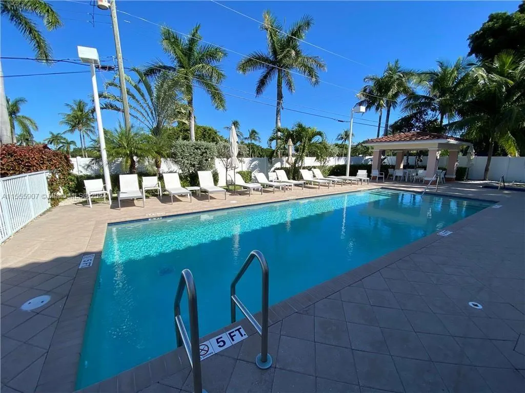 2361 SE 5th St # 2361, Pompano Beach FL 33062