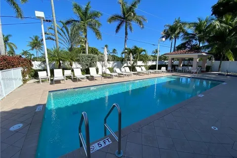 2361 SE 5th St # 2361, Pompano Beach FL 33062