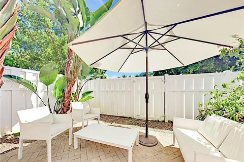 2361 SE 5th St # 2361, Pompano Beach FL 33062