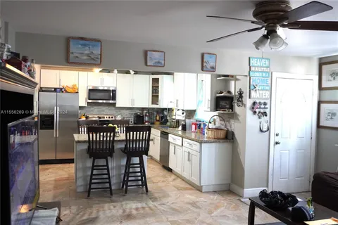 21 Orange Dr, Key Largo FL 33037