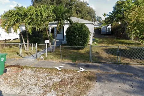 1345 NW 70th St, Miami FL 33147