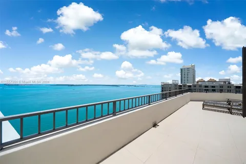 520 Brickell Key Dr, Miami FL 33131