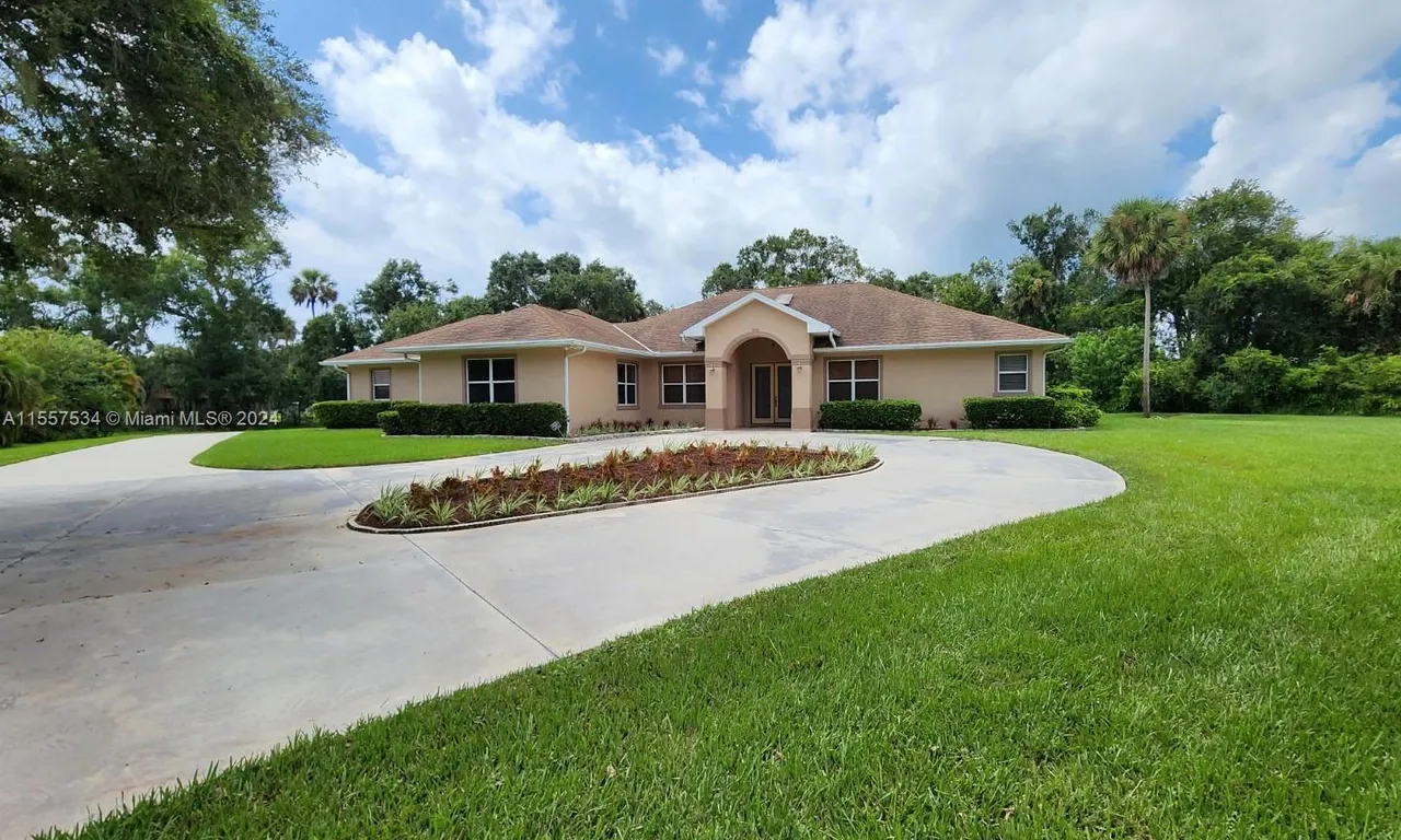 2526 SW 21ST CT., Okeechobee FL 34974