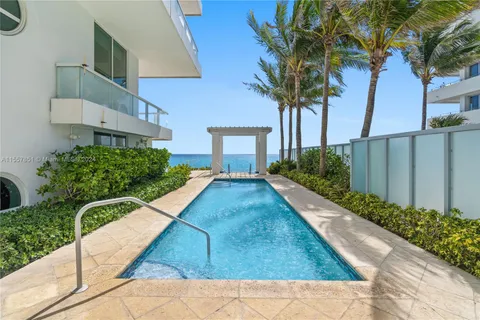 4391 Collins Ave # 512, Miami Beach FL 33140