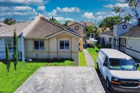 20431 SW 93rd Ave, Cutler Bay FL 33189