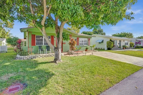 4925 NW 52nd Ct, Tamarac FL 33319