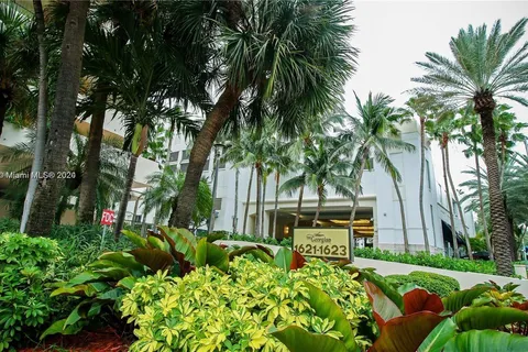 1621 Collins Ave # 208, Miami Beach FL 33139