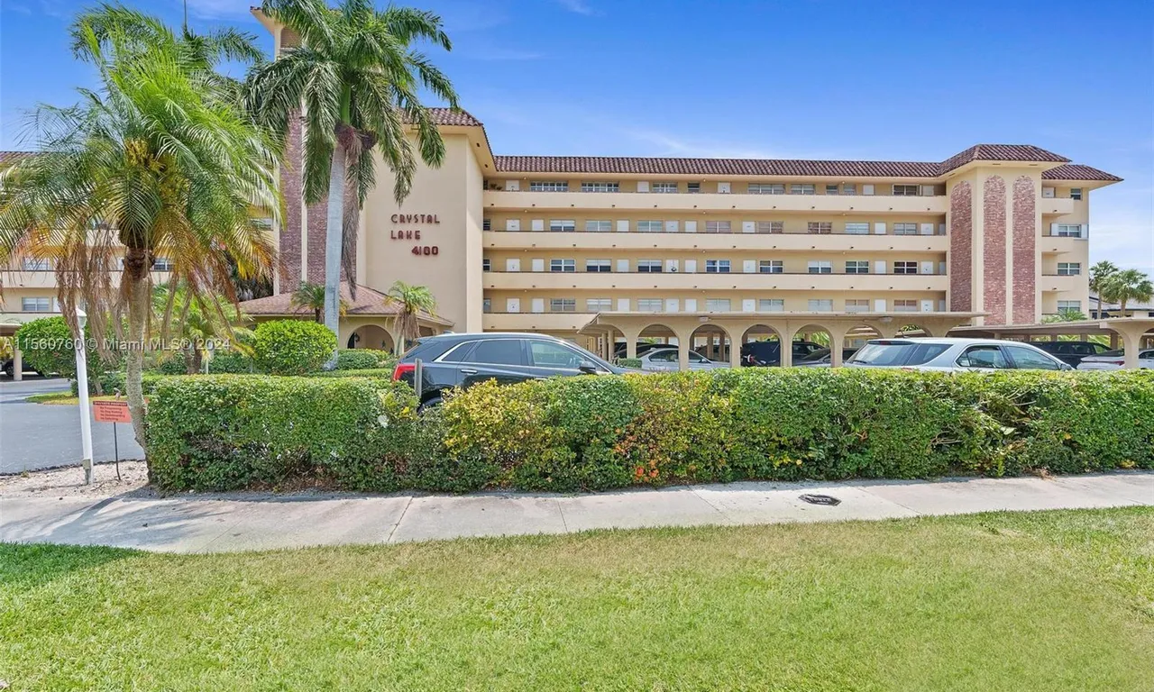 4100 Crystal Lake Dr # 109, Deerfield Beach FL 33064