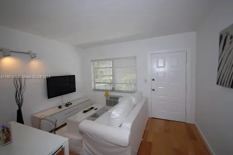 945 Meridian Ave # 3, Miami Beach FL 33139