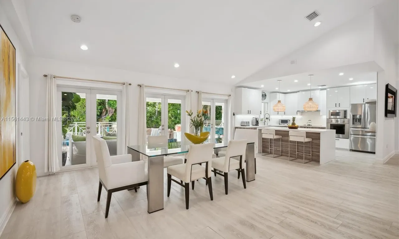 340 Woodcrest Rd, Key Biscayne FL 33149
