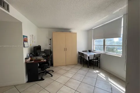 251 174th St # 211, Sunny Isles Beach FL 33160