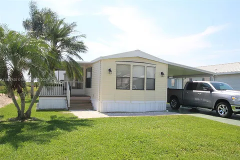 1326 SW 44th Blvd #15, Okeechobee FL 34974