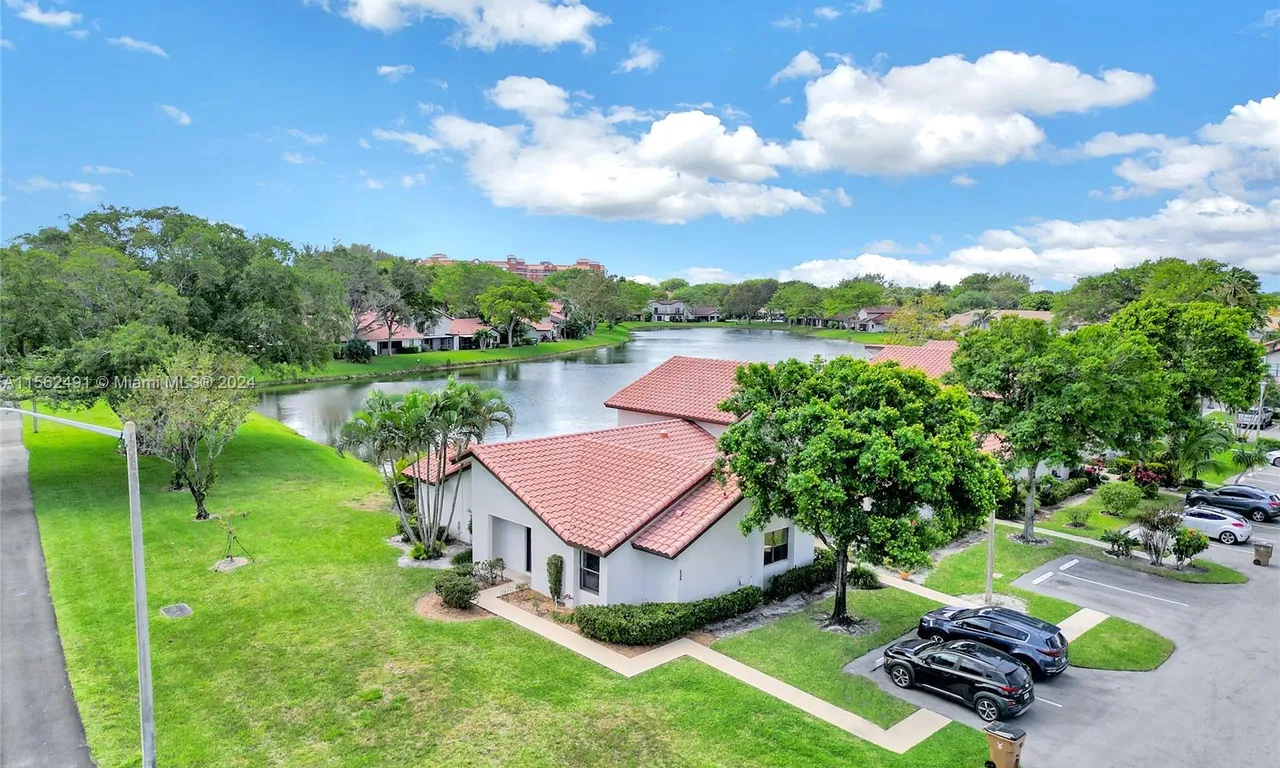 606 Deer Creek Lake Point North Ln, Deerfield Beach FL 33442