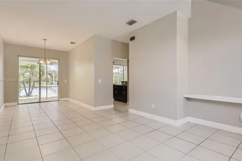 5212 Eagle Cay Way, Coconut Creek FL 33073