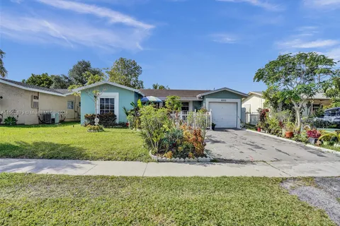 8370 NW 27th Pl, Sunrise FL 33322