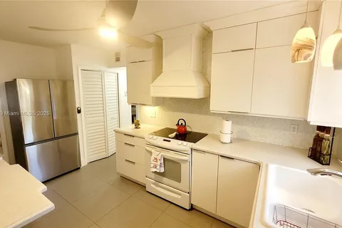 1100 Atlantic Shores Blvd # 405, Hallandale Beach FL 33009