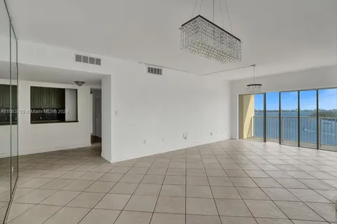 300 Bayview Dr # 906, Sunny Isles Beach FL 33160