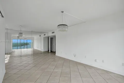 300 Bayview Dr # 906, Sunny Isles Beach FL 33160