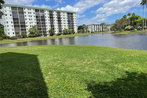 2309 S Cypress Bend Dr # 115B, Pompano Beach FL 33069