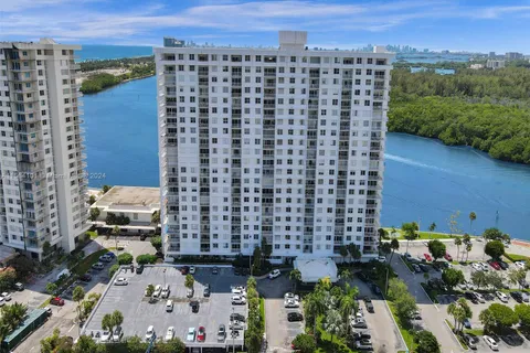 500 Bayview Dr # 617, Sunny Isles Beach FL 33160