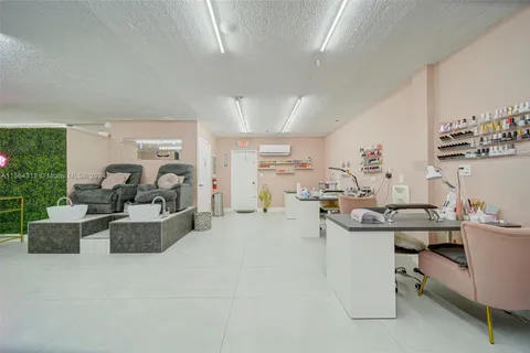 Beauty Wax Studio For Sale in Hialeah, Hialeah FL 33013