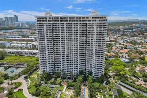 2000 Island Blvd # 710, Aventura FL 33160