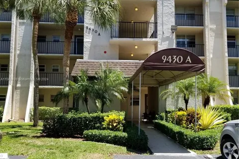 9430 Poinciana Pl # 212, Davie FL 33324